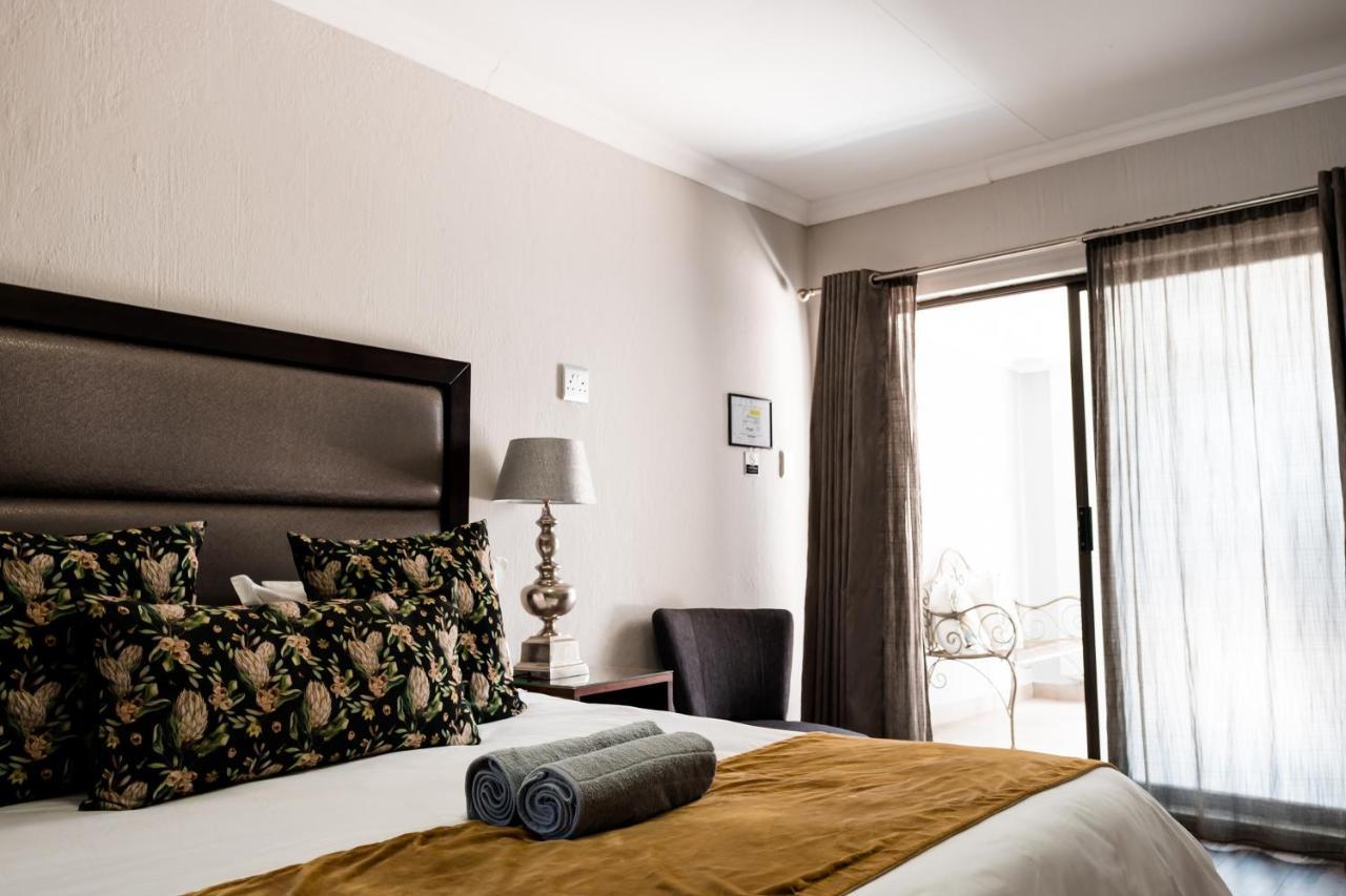Villa Gracia Guesthouse Клерксдорп Экстерьер фото